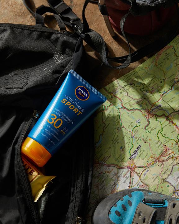 Actual product image NIVEA Sun UV Dry Protect Sport Tube (Suntan cream, SPF 30, 175 ml, 200 g)