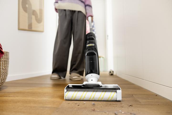 Actual product image Kärcher "BALAI LAVEUR FCV3 EXTRA *" (Vacuuming + mopping)