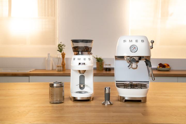 Immagine prodotto Smeg Macchina portafiltro compatta in stile anni '50