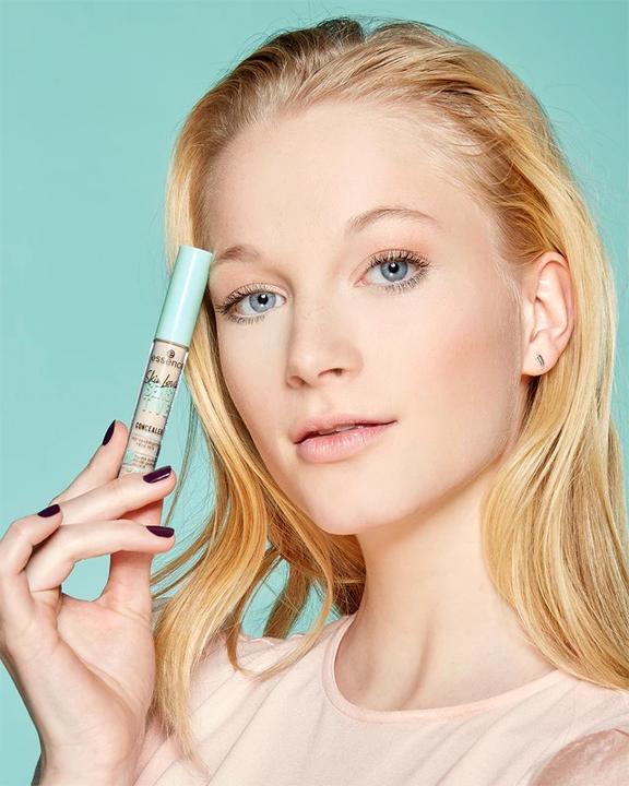 Actual product image essence Skin Lovin' Sensitive (05 Fair)