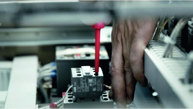 Productafbeelding PB Swiss Tools Schroevendraaier VDE Slim (Schroeven met sleufkop)