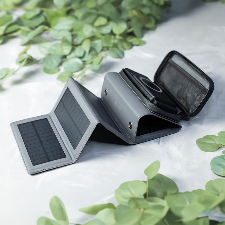 Actual product image Xlayer Wireless powerbank 10,000mAh 15W black with solar panel (10000 mAh, 15 W, 37 Wh)