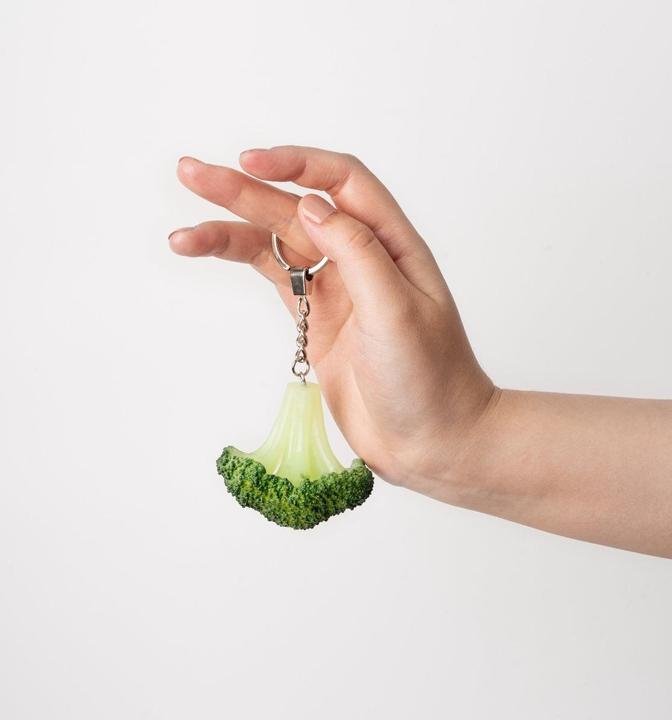 Actual product image Yumazing Broccoli key ring