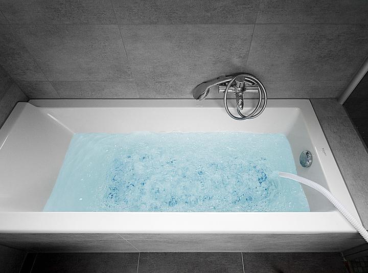 Produktbild Newgen medicals Whirlpoolmatte für die Badewanne (120 x 36 cm)