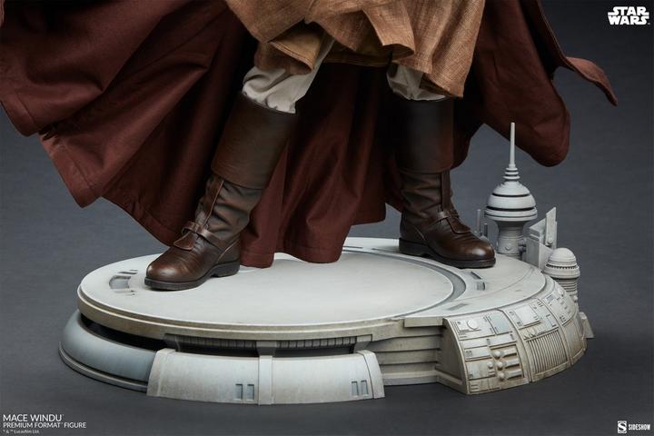 Actual product image Sideshow Star Wars Episode III statuette Premium Format Mace Windu 53 cm