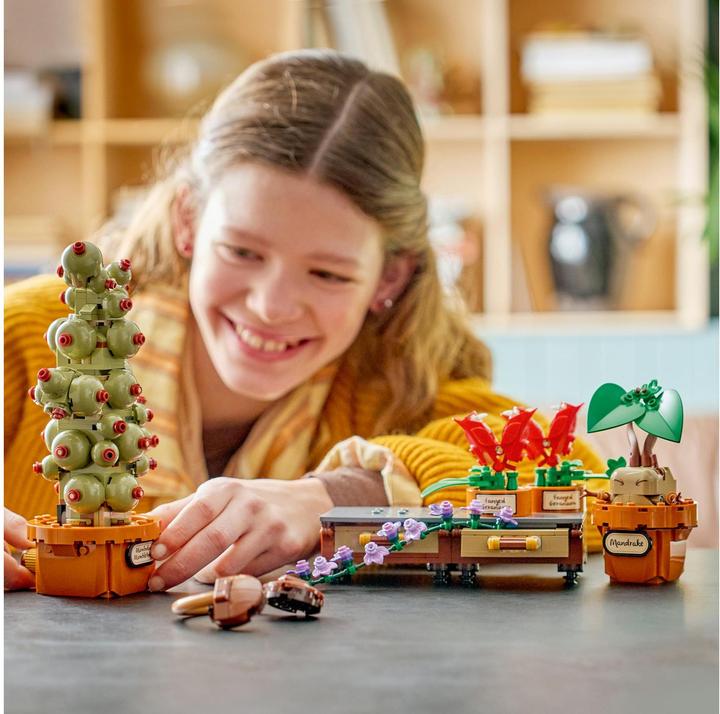 Produktbild LEGO Hogwarts Harry Potter Laufende Pflanzen (76474, LEGO Harry Potter)