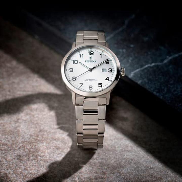 Produktbild Festina Titan (Analoguhr, 40 mm)