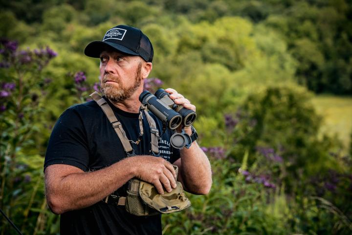 Actual product image Bushnell Trophy R5 8x42 (8x, 42 mm)