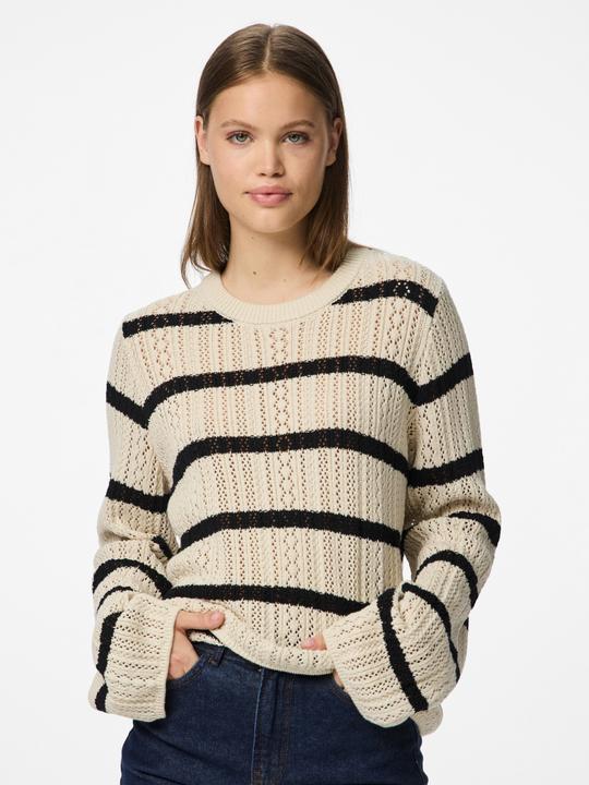 Actual product image Pieces Pcnuka Ls O-Neck Knit Noos Bc (L)
