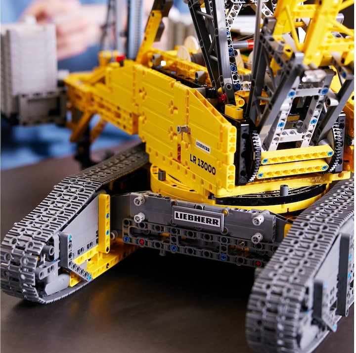 Produktbild LEGO Liebherr LR 13000 Raupenkran (42146, LEGO Technic)