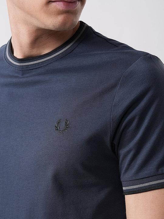 Actual product image Fred Perry M1588 (M)