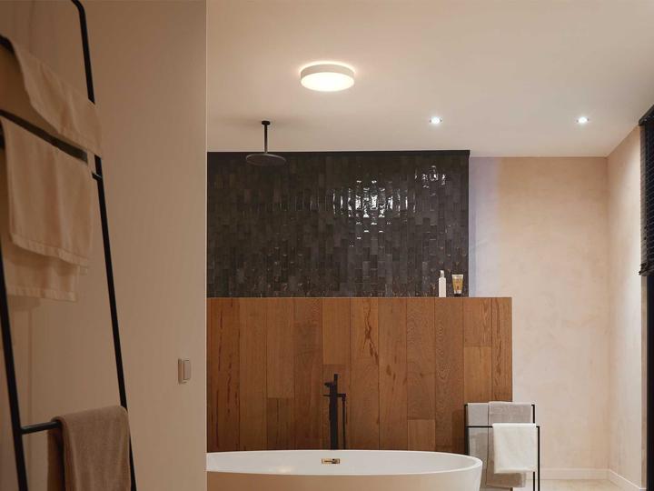 Actual product image Philips Hue White Ambiance Devere (2400 lm)