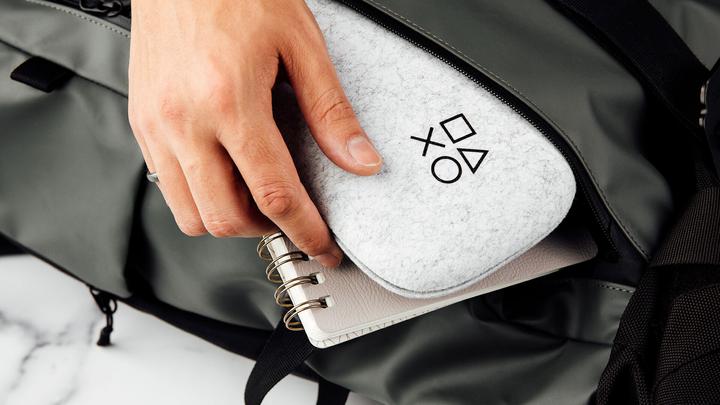 Actual product image Backbone PlayStation Edition carrier bag