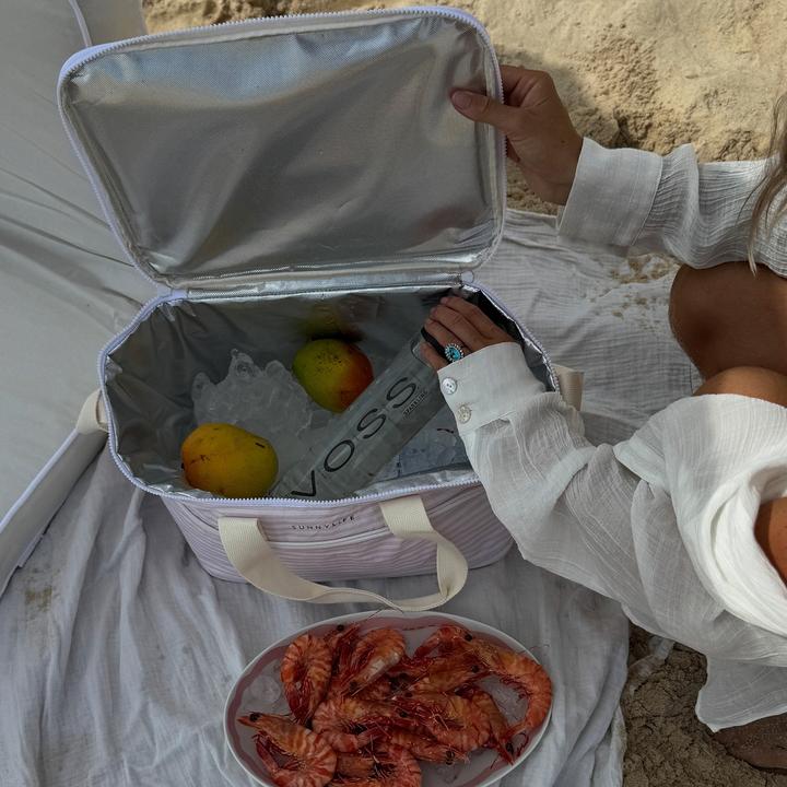 Actual product image Sunnylife Kühltasche Lazy Days Pink Stripe (23 l)