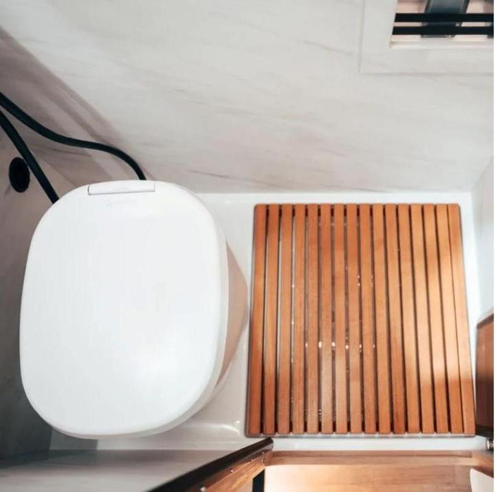 Produktbild Clesana Toilette C1 mit Rund-Sockel Weiss