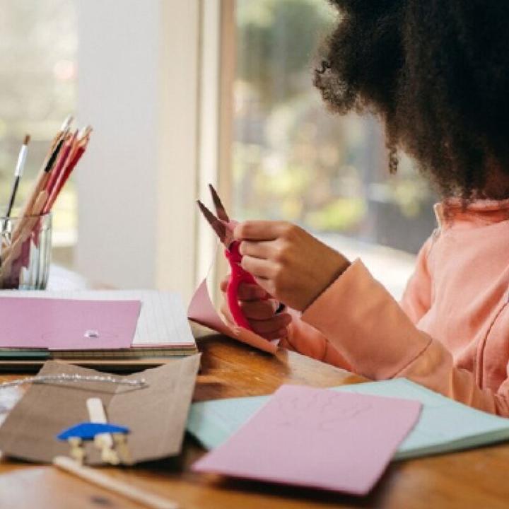 Image du produit Fiskars 1067851 Ciseaux pour enfants, Rose (15 cm)