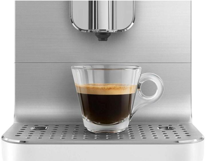 Productafbeelding Smeg BCC13WHMEU Espressomachine met melkfunctie mat wit met roestvrij staal