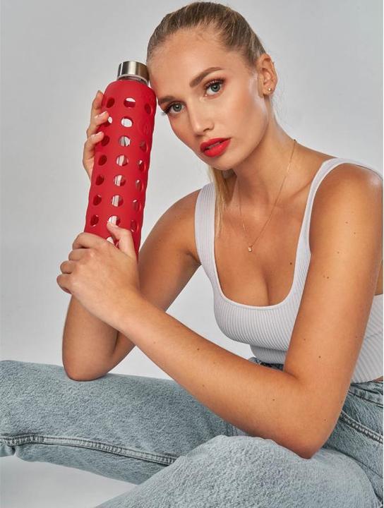 Immagine prodotto Spottle Bottiglia di vetro con manicotto in silicone rosso 750ml (0.75 l)