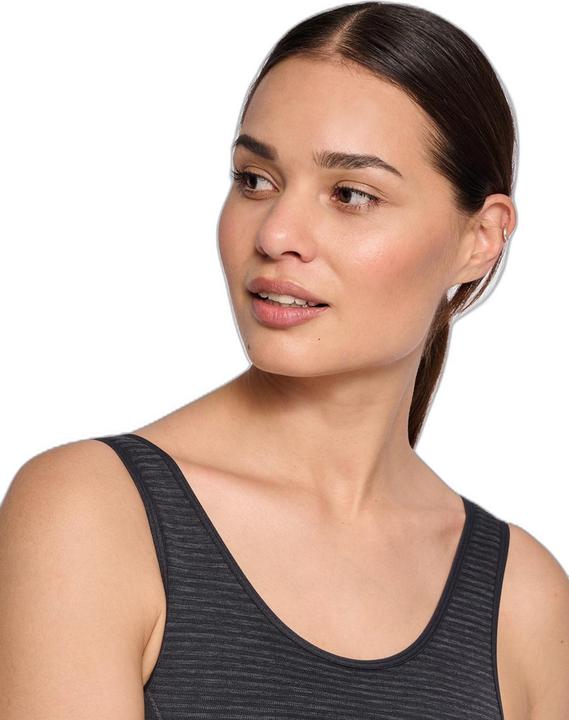 Actual product image hummel Mt Ivy Seamless Sports Top (S)