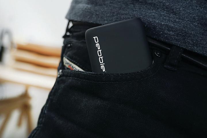 Actual product image veho Pebble PZ10 - Black - Universal - Rectangle - Lithium Polymer (LiPo) - 10000 mA (10000 mAh, 5 W, 37 Wh)