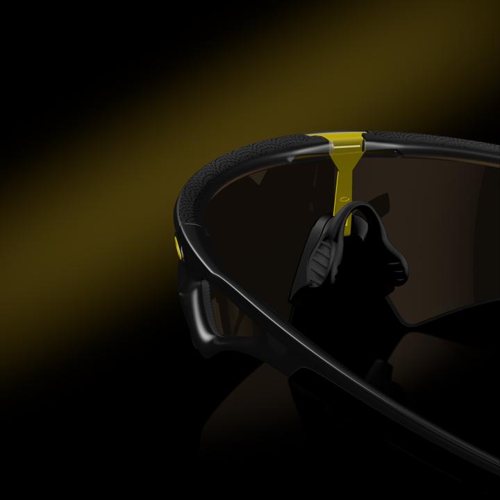 Actual product image Oakley Sphaera Slash - Radbrille (Tour de France Matte Black Ink, Prizm 24K polarised, Prizm 24k polarized)