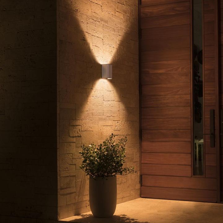 Actual product image Philips Hue Resonate Basis (1200 lm)