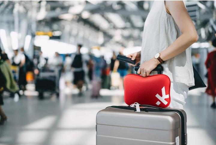 Actual product image Peter Jäckel SKROSS Mini Travel Pillow Red (Head & neck pillow)