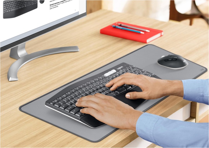 Actual product image Logitech Desk Mat Studio (Wide)