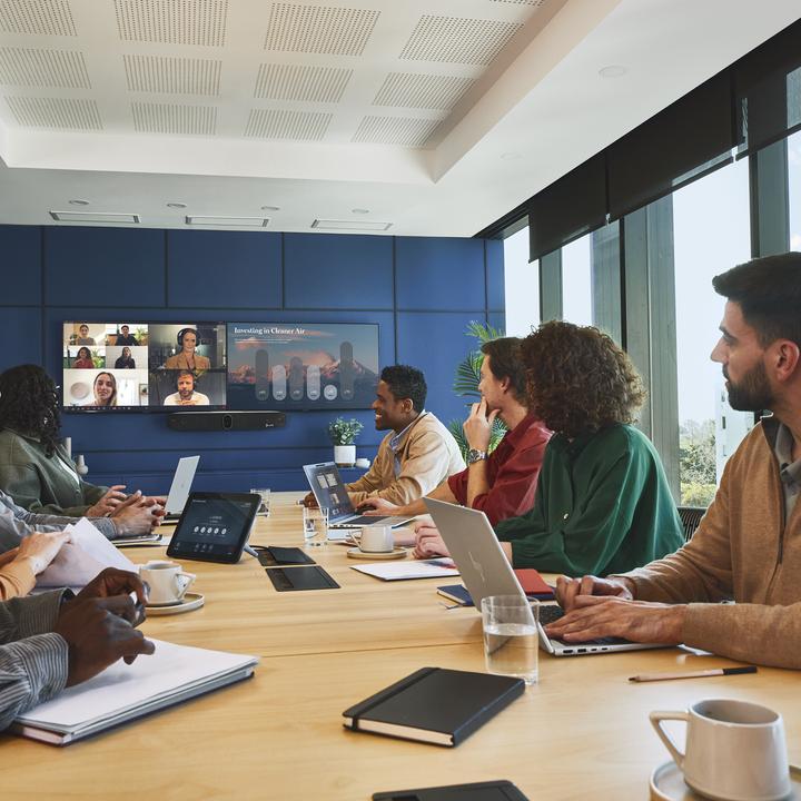 Image du produit HP Barre vidéo Poly Studio X72 tout-en-un avec kit de contrôle TC10