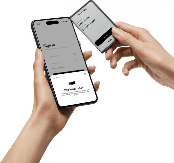 Produktbild Ledger Stax inkl. Recovery Key (Bitcoin, Cardano, Ethereum Classic)