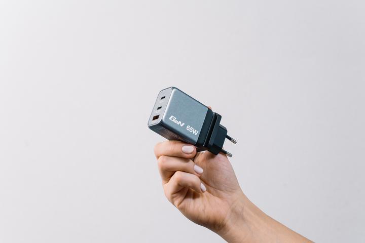 Actual product image Verbatim GNC-65 GaN Charger (65 W)