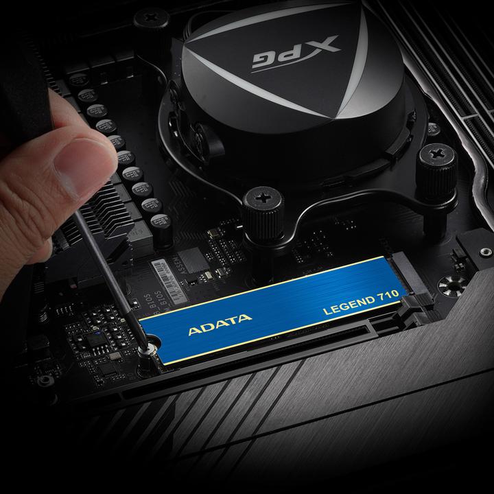 Productafbeelding Adata SSD 2.0TB LEGEND 710 M.2 PCI3 M.2 2280 (2000 GB, M.2 2280)