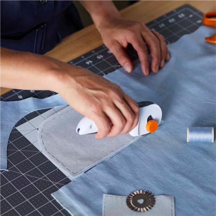 Actual product image Fiskars Rolling knife Easy Change Titanium 45mm right- and left-handed (Cutters)