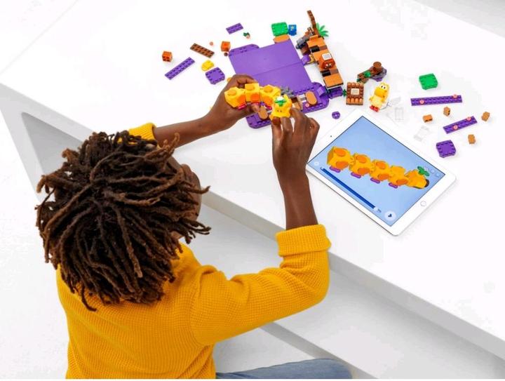Produktbild LEGO Wigglers Giftsumpf (71383, LEGO Super Mario)