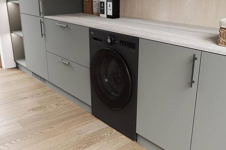 Actual product image LG F4WX801YB (11 kg, Left)