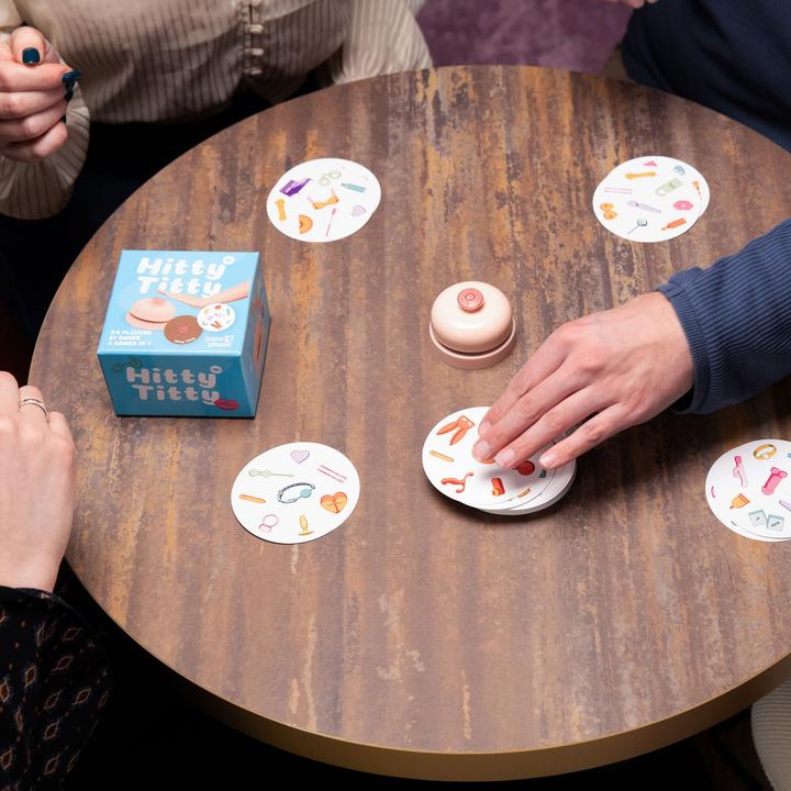 Actual product image tease & please - Hitty Titty Card Game - Adult Game (Deck of cards, German, French, Dutch, English)