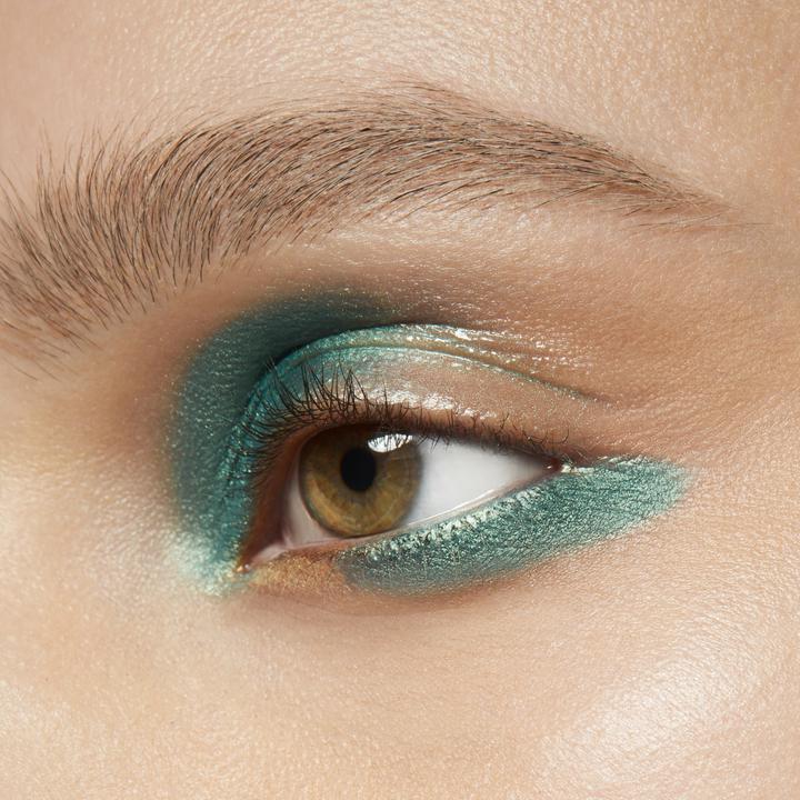 Actual product image MAC Cosmetics Eye Shadow (Steamy Frost)