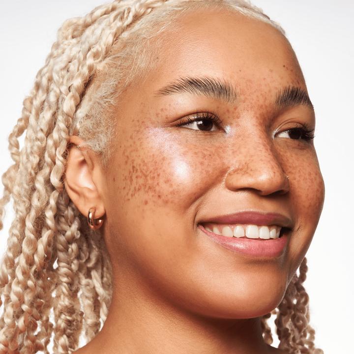 Image du produit essence I LOVE FLAWLESS SKIN foundation fond de teint (Beige)