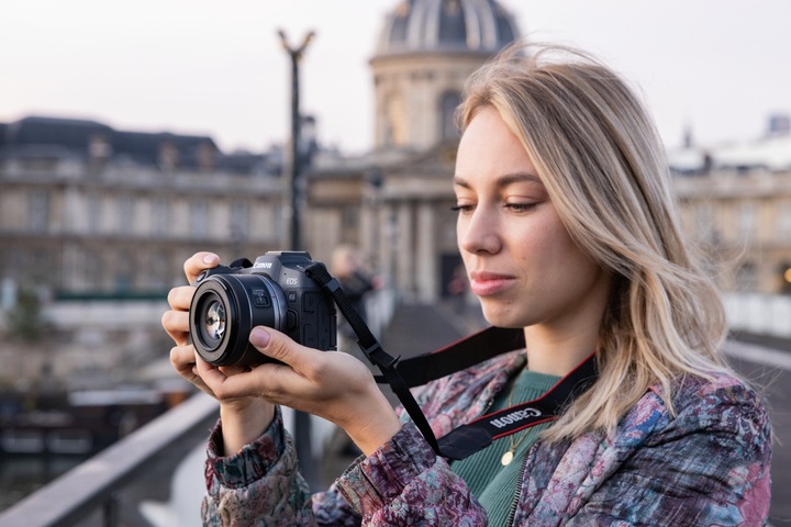 Actual product image Canon EOS R8 Kit - (EU) (24 - 50 mm, 24.20 Mpx, Full frame)