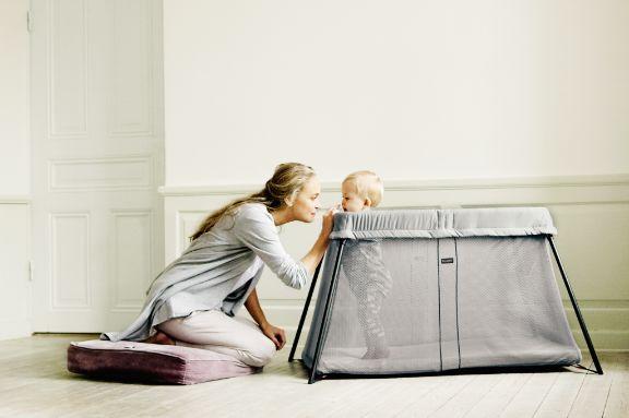 Actual product image BabyBjörn Travel Crib Light (60 x 105 cm)