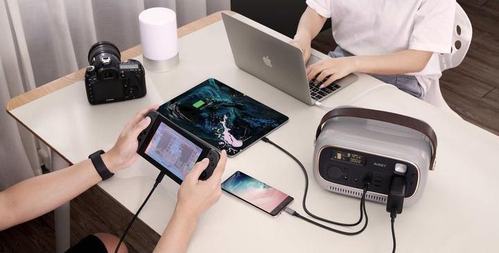 Image du produit Aukey PowerStudio 300 (297 Wh, 3.60 kg)