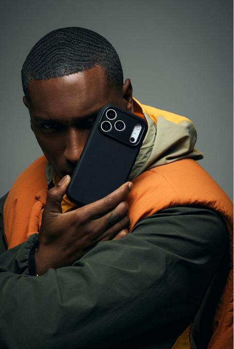 Productafbeelding Decoded Silicone Backcover Apple iPhone 17 Pro Max Phantom Black (Apple iPhone 17 Pro Max)