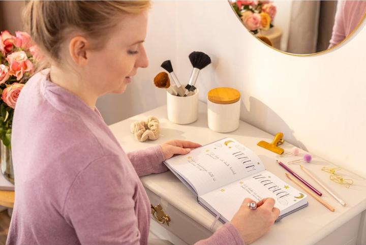 Actual product image Jolie Notebook (A5, Lined, Hardcover)