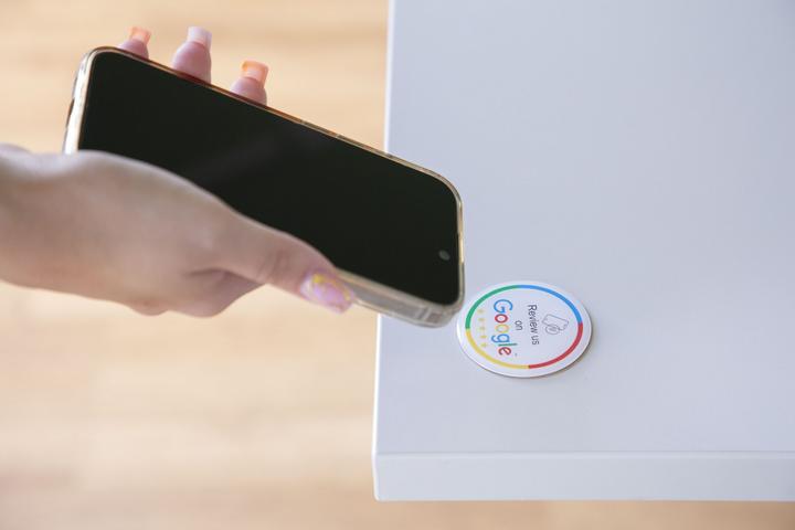 Actual product image Deltalabs Google Bewertungsaufkleber mit NFC