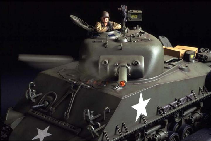 Actual product image Tamiya M4 Sherman 105mm How. (Kit)