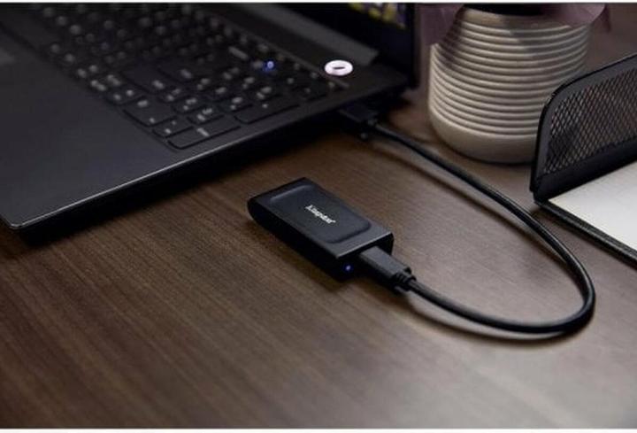 Actual product image Kingston XS1000 (2 TB)