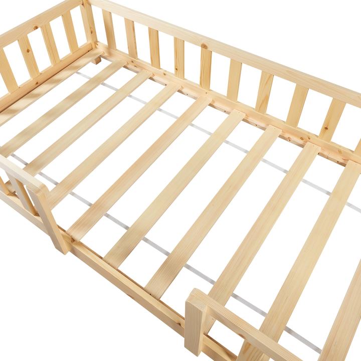 Produktbild En.Casa Sisimiut mit Matratze (90 x 200 cm)