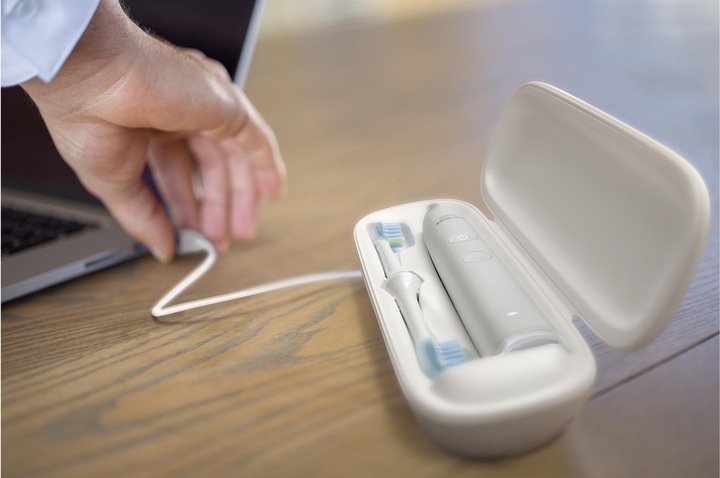 Actual product image Philips Sonicare Diamond Clean 9000 & Cordless Power Flosser 3000 (Sonic toothbrush)