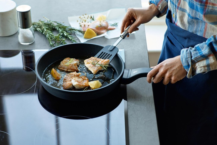 Actual product image WMF PermaDur Premium (28 cm, Frying pan, Cast aluminium)