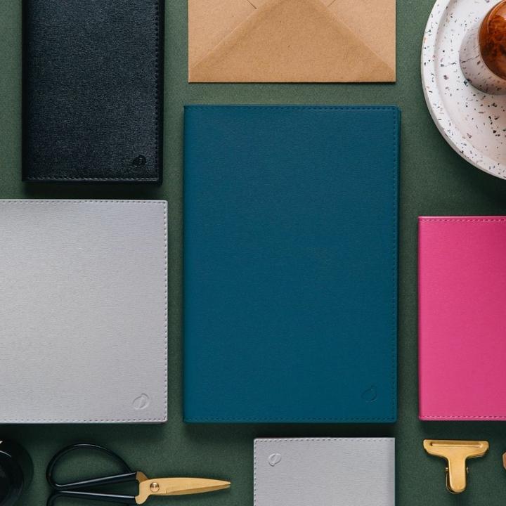 Produktbild Quo Vadis Agenda Executif FR Soho 2023 654143Q beige, 1W/2S, 16x16cm (16 x 16 cm, 1 Woche / 2 Seiten)